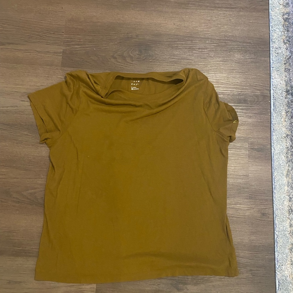 a new day Short Sleeve Top in Mustard